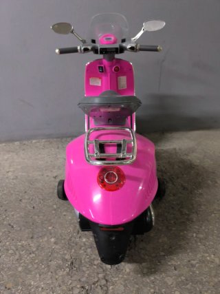 Moto Vespa Niña Rosa