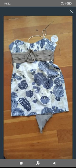 Varias prendas de ropa