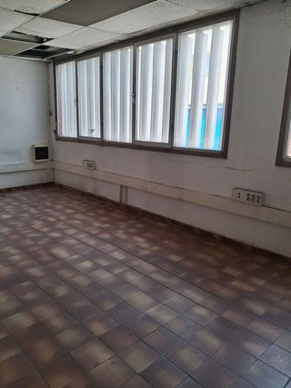 Nave industrial en venta en Gràcia en Sabadell