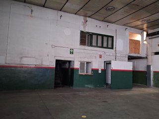 Nave industrial en venta en Gràcia en Sabadell