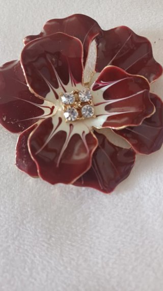 Spilla fiore vintage con strass