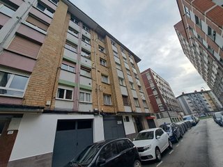 Piso en venta en Pumarín en Gijón