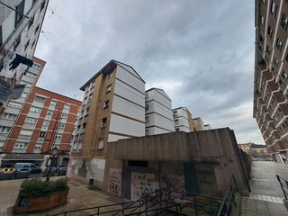 Piso en venta en Pumarín en Gijón