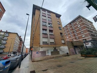 Piso en venta en Pumarín en Gijón