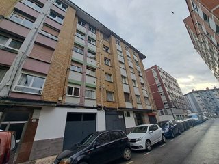 Piso en venta en Pumarín en Gijón