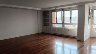 Piso en alquiler en Plaza España - Villa Pilar - Reyes Católicos - Vadillos en Burgos