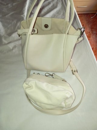 Bolso beige con monedero