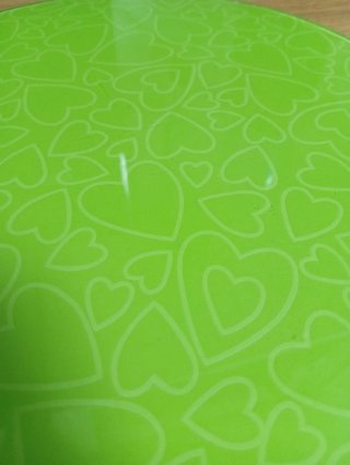 Tabla de quesos de cristal con corazones