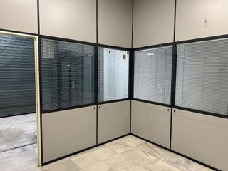 Local comercial en venta en El Juncal - Av. de la Paz en Sevilla