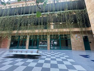 Local comercial en venta en El Juncal - Av. de la Paz en Sevilla