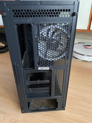 Caja PC con refrigeración líquida