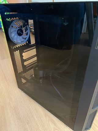 Caja PC con refrigeración líquida