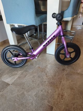 Bici sin pedales infantil morada