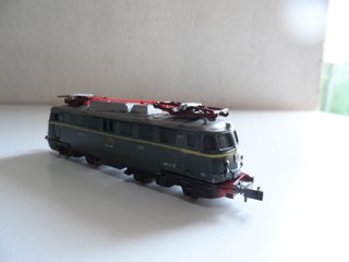 LOCOMOTORA RENFE 274- 7408 BAÑERA MINITRIX ESCALA