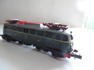 LOCOMOTORA RENFE 274- 7408 BAÑERA MINITRIX ESCALA