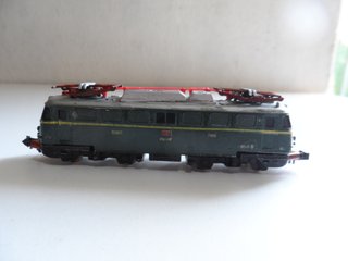 LOCOMOTORA RENFE 274- 7408 BAÑERA MINITRIX ESCALA