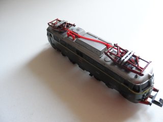 LOCOMOTORA RENFE 274- 7408 BAÑERA MINITRIX ESCALA