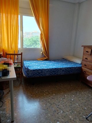 Piso en alquiler en Tres Huertas - El Torrejón - El Cerezo en Sevilla