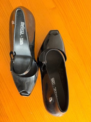 Zapatos Melissa + Karl Lagerfeld Negros