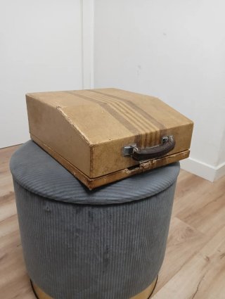 Máquina de escribir Hispano Olivetti Studio 42