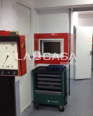 Local comercial en venta en Tres Huertas - El Torrejón - El Cerezo en Sevilla