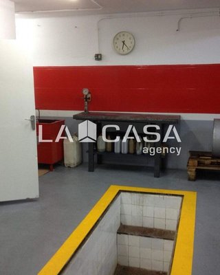 Local comercial en venta en Tres Huertas - El Torrejón - El Cerezo en Sevilla