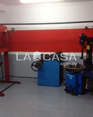 Local comercial en venta en Tres Huertas - El Torrejón - El Cerezo en Sevilla