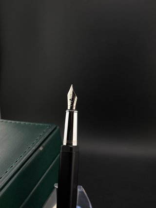 Pluma Estilográfica Monteverde Cube Negro Mate