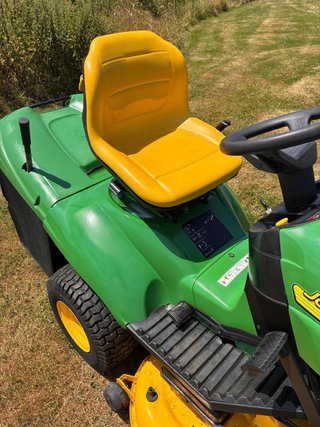 Tractor cortacésped John Deere LR175
