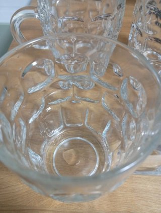 Jarras de cerveza de cristal