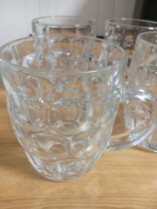 Jarras de cerveza de cristal