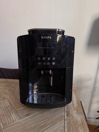Cafetera Krups EA81P0 averiada