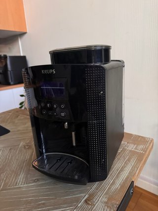 Cafetera Krups EA81P0 averiada