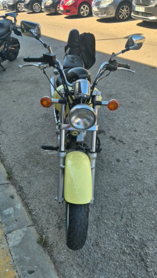 Suzuki Marauder 125 Cruiser Amarillo