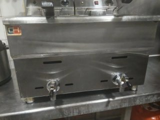 Freidora a gas industrial