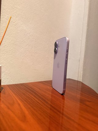 iPhone 17 Morado