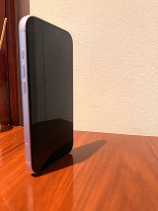 iPhone 17 Morado
