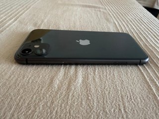 iPhone 11 64GB Negro + Cargador Original