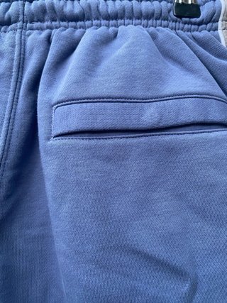 Pantalón chándal bicolor.