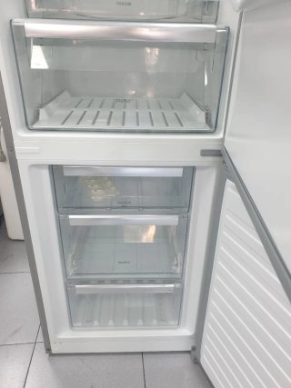 Nevera Electrolux plateada