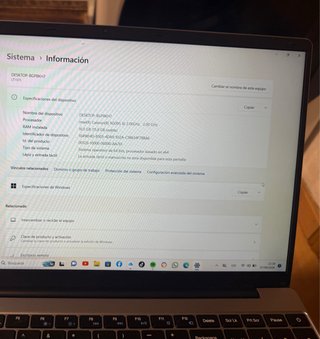 Ordenador portátil prácticamente nada de  uso