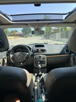 Renault Clio 2009 (Full Extras!)