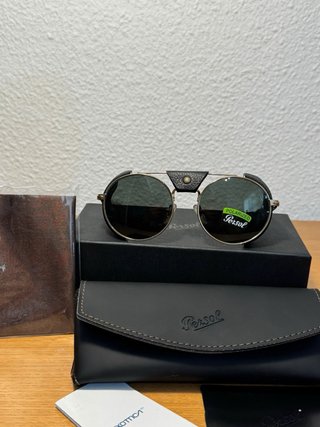 Gafas de sol Persol Doradas y Negras