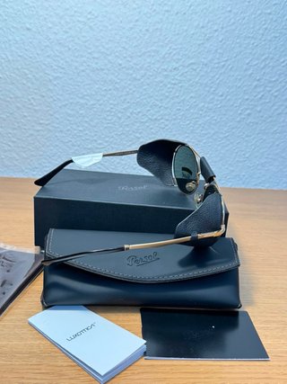 Gafas de sol Persol Doradas y Negras