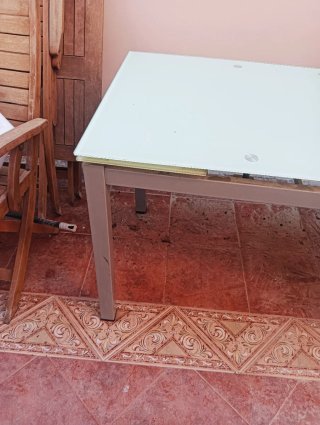Mesa de comedor cristal y metal