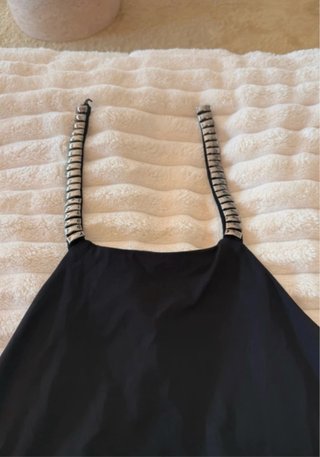 Mono Negro Elegante con Tirantes