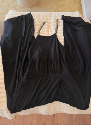 Mono Negro Elegante con Tirantes