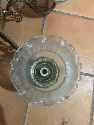 Lámpara antigua labrada