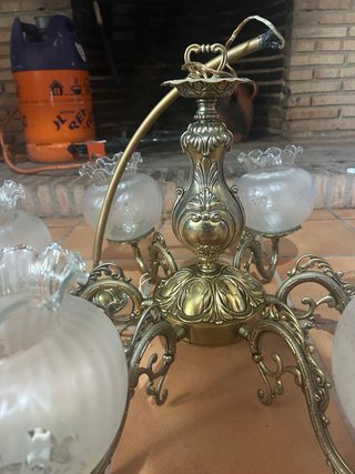 Lámpara antigua labrada