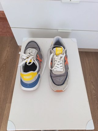 Zapatillas Munich chico grises y naranjas